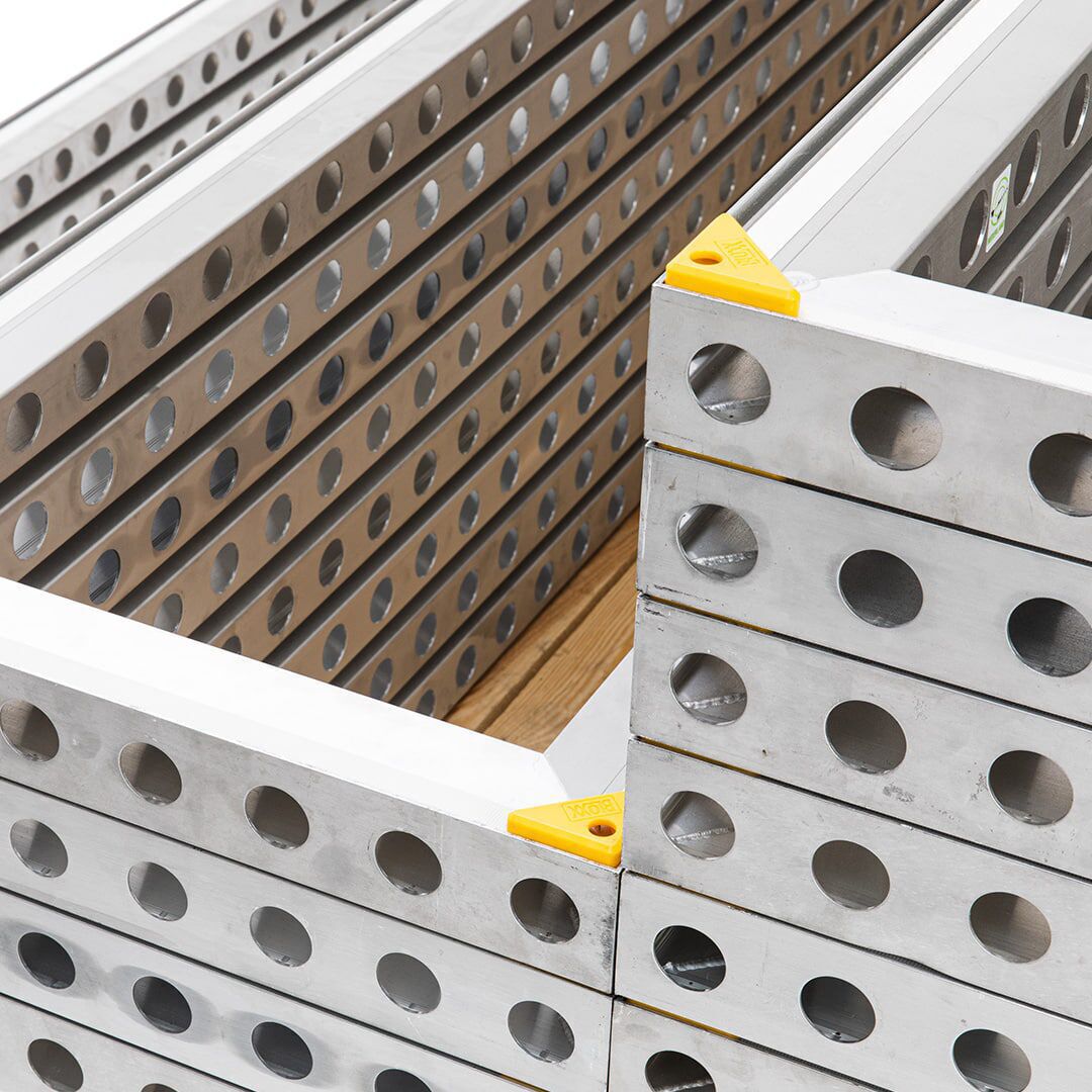 Bloxx Yellow Corner piece on Aluvision frames